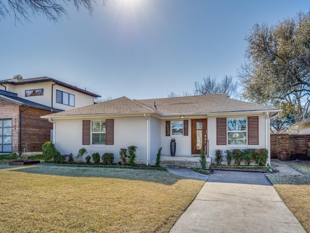 view of front of property with a front yard