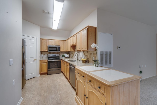 112 Royal Crest Ct, Red Oak, TX 75154 - entryway featuring light wood finished floors and baseboards