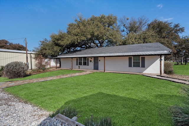 207 Granbury Ct, Granbury, TX 76049 - ranch-style house with a front lawn