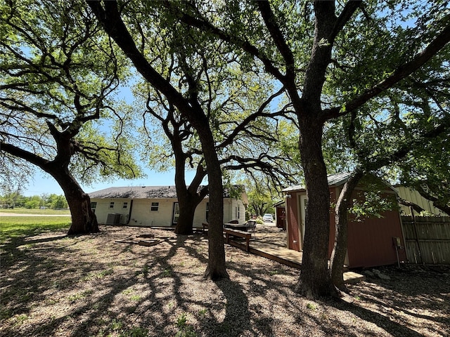 207 Granbury Ct, Granbury, TX 76049 - view of yard