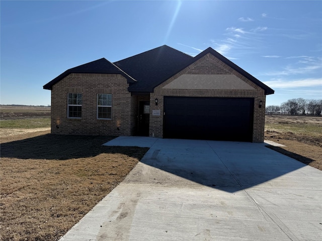 view of front facade featuring a garage