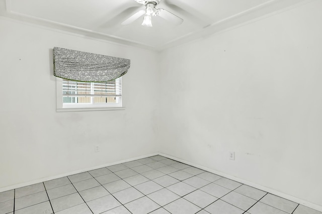 empty room with ceiling fan