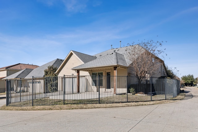 view of front of property