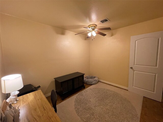 bedroom featuring ceiling fan