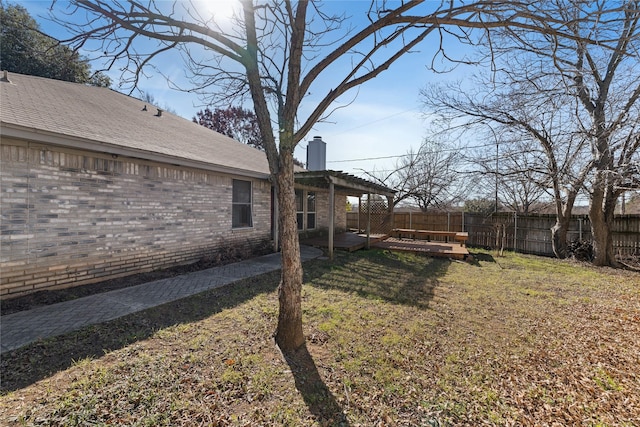 view of yard featuring a pergola