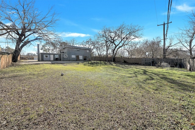 view of yard featuring a patio area