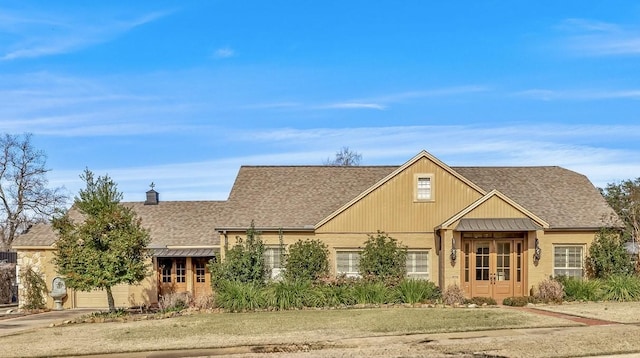 view of front of house featuring a front yard