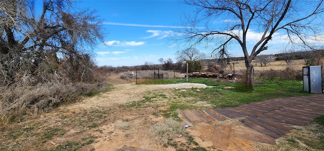 view of yard featuring a rural view