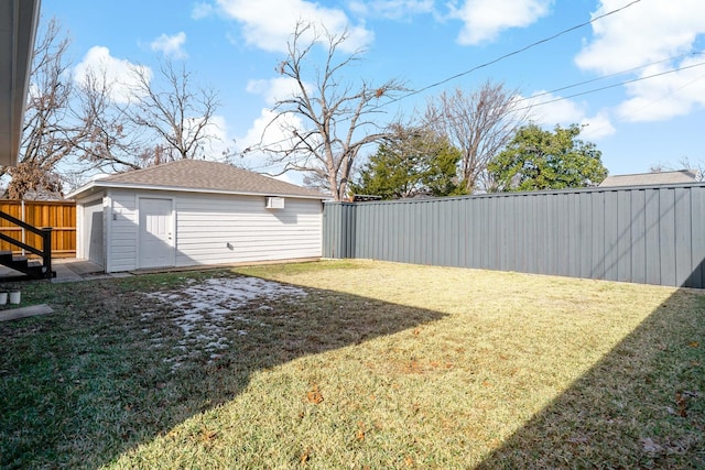 view of yard featuring a storage unit