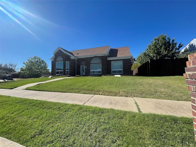 view of front of property with a front yard