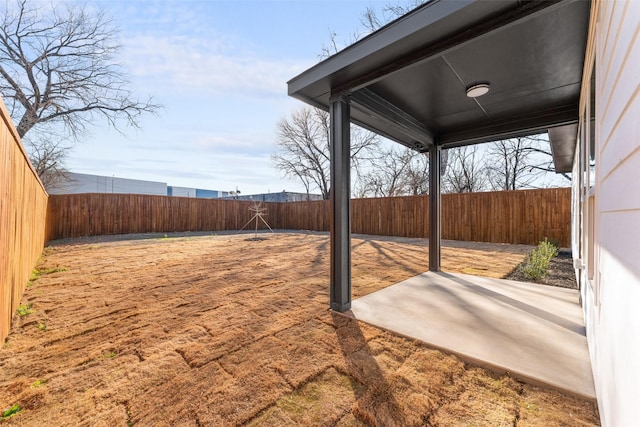 view of yard featuring a patio