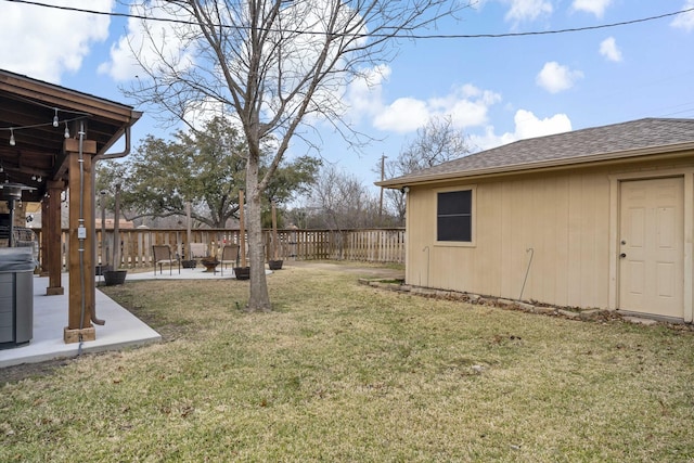 view of yard with a patio area