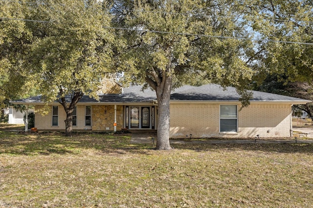 view of front of house with a front yard