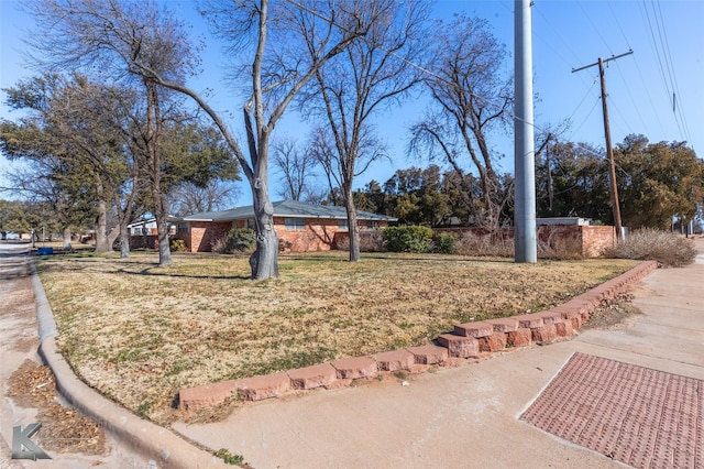 120 N 15th Ave, Munday, TX 76371 - view of yard