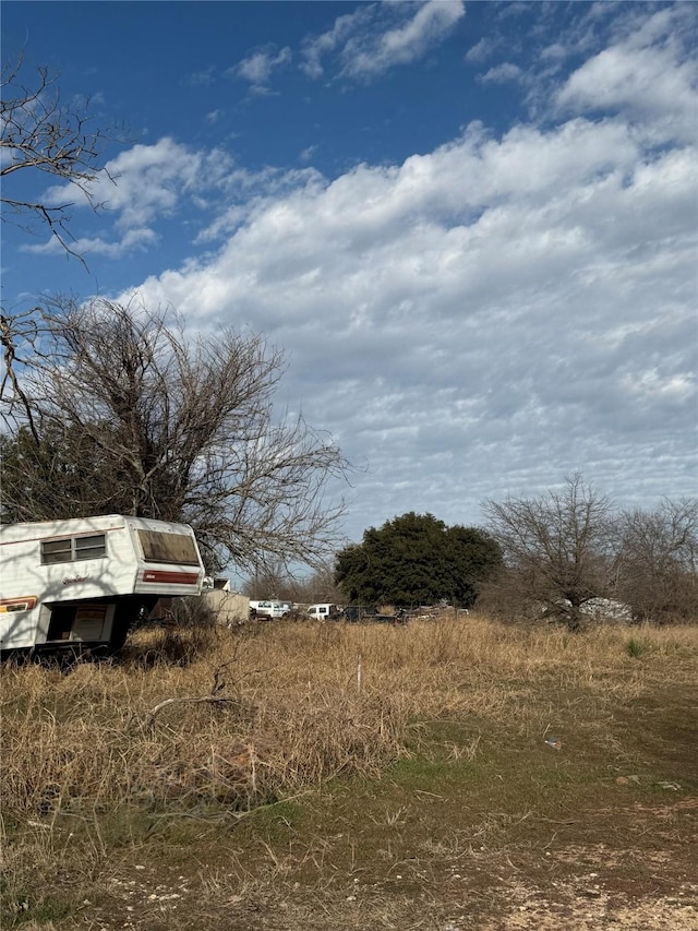 Listing photo 3 for 111 Blackfoot Trl, Weatherford TX 76087