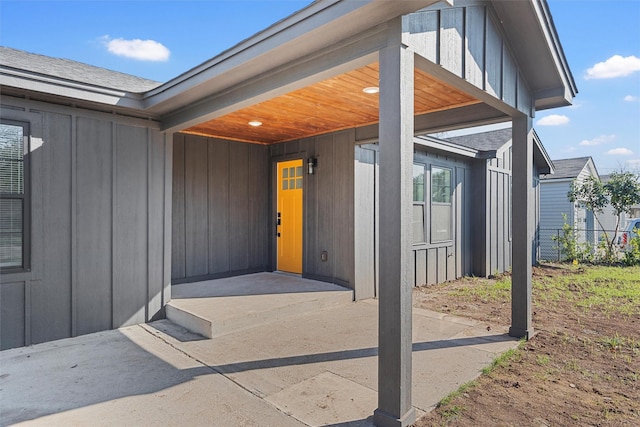 view of property entrance