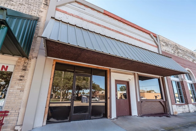 119 W Gilbert St, Henrietta, TX 76365 - view of building exterior
