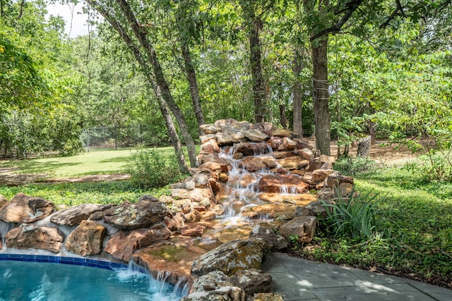 view of swimming pool