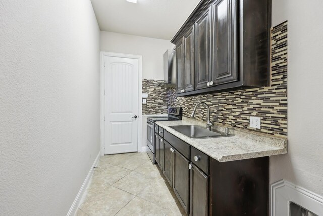 unfurnished room featuring ceiling fan, ornamental molding, a tray ceiling, and carpet