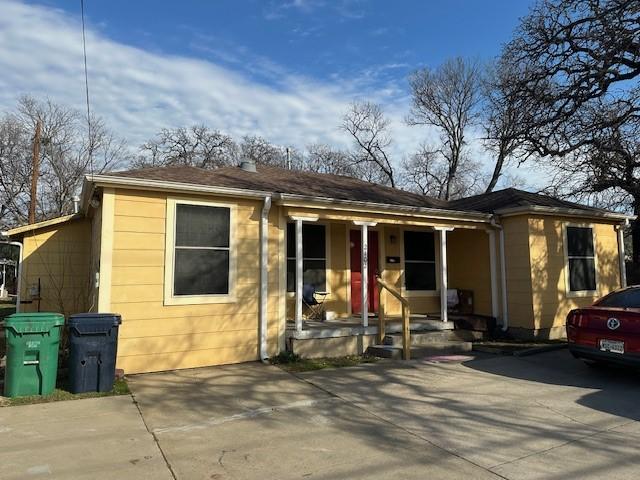 view of front of home with covered porch