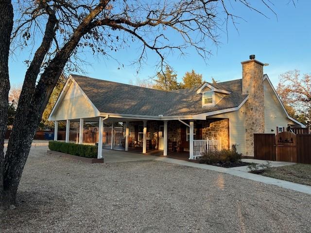 view of front of property