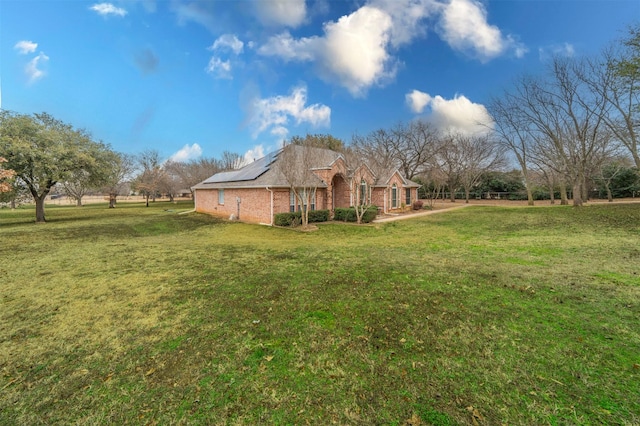 view of yard featuring a rural view