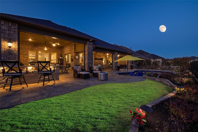 view of yard featuring a patio area