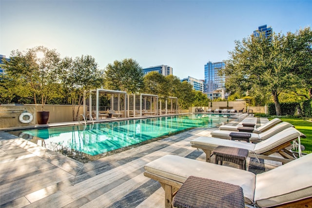 view of swimming pool