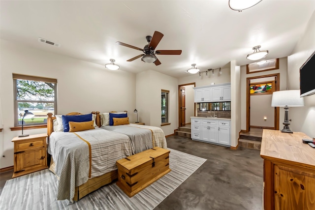 bedroom with ceiling fan