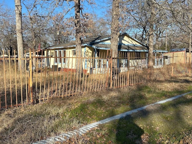 view of front of property