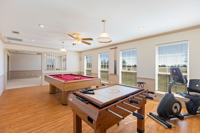 recreation room featuring crown molding, pool table, ceiling fan, and light hardwood / wood-style floors