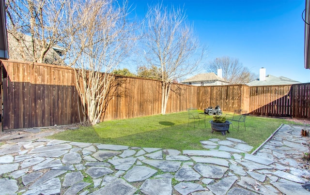 view of yard with a patio area