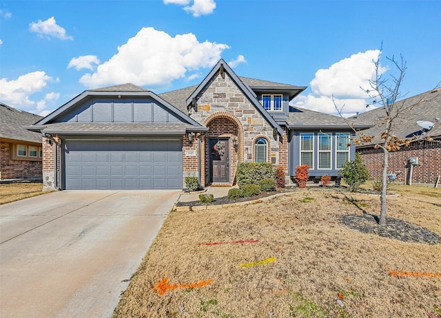 view of front facade with a garage