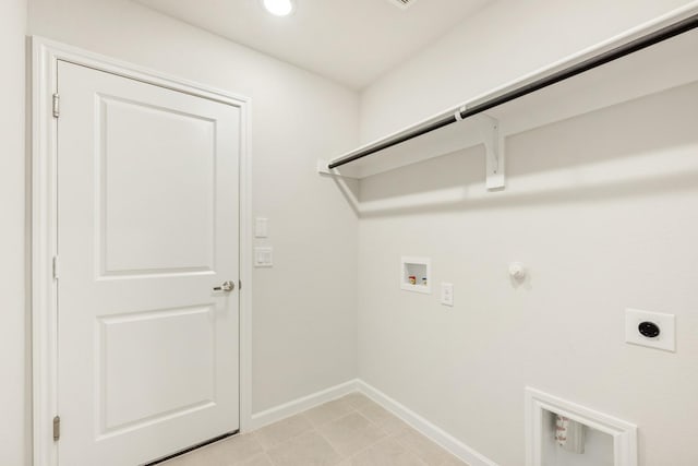 3219 Blossom Trl, Crandall, TX 75114 - laundry area featuring hookup for a gas dryer, hookup for an electric dryer, hookup for a washing machine, baseboards, and recessed lighting