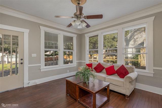 sunroom with ceiling fan