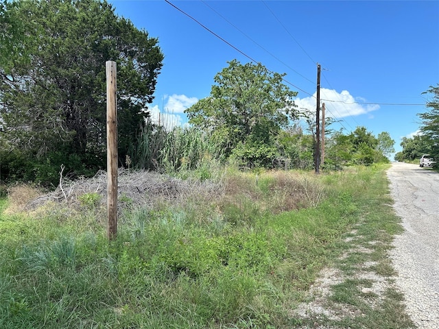 Listing photo 3 for 3704 Alabama Trl, Granbury TX 76048