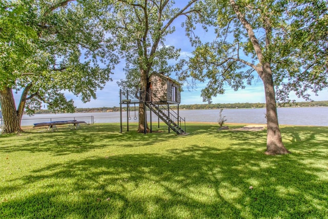 view of yard with a water view