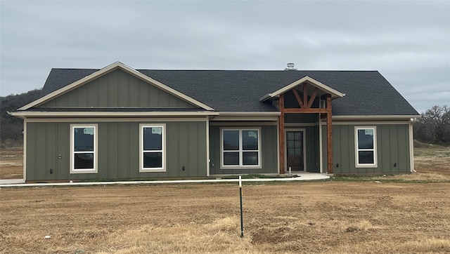 view of front of house with a front yard