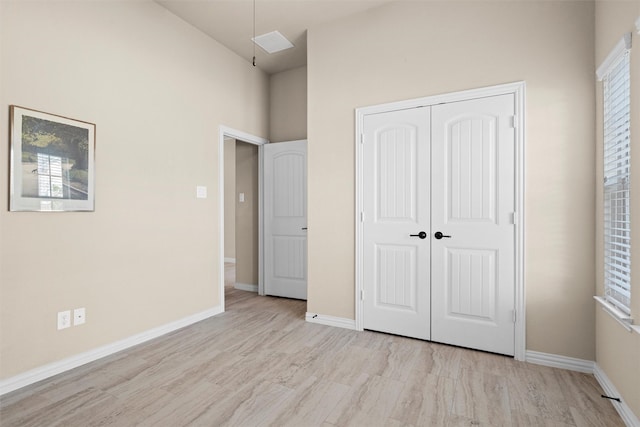 unfurnished bedroom featuring a closet