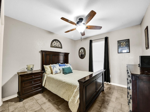 bedroom with ceiling fan