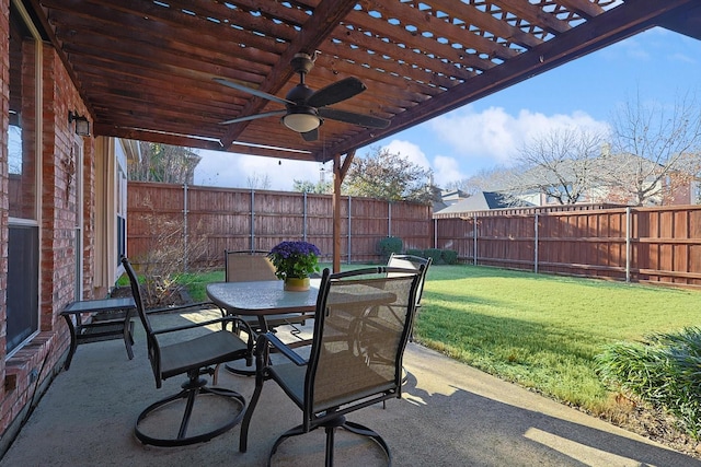 view of patio with a pergola and ceiling fan