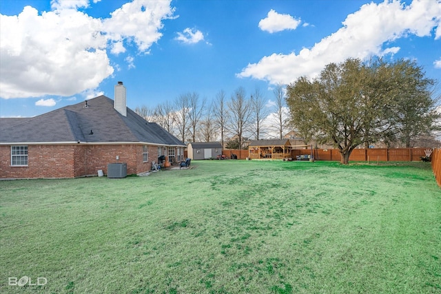 view of yard featuring cooling unit