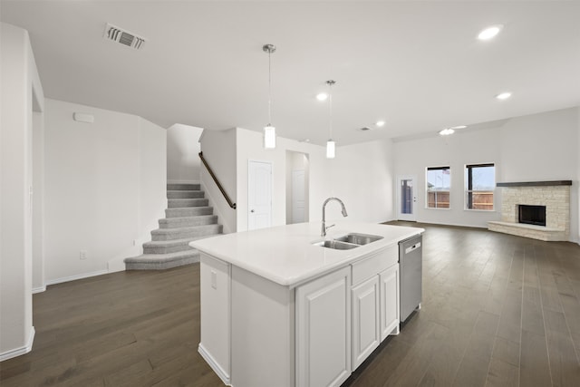 371 Freestall Dr, Midlothian, TX 76065 - kitchen featuring open floor plan, a sink, dishwasher, dark wood finished floors, and recessed lighting