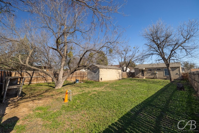 view of yard with a storage shed