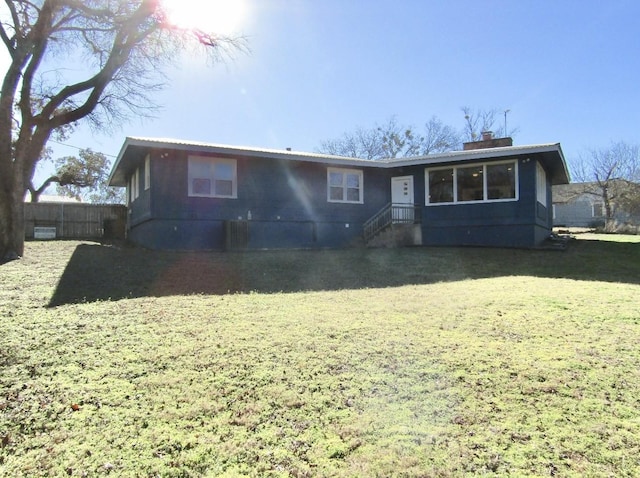 625 E Whitney St, Hamilton, TX 76531 - view of front of house with a chimney