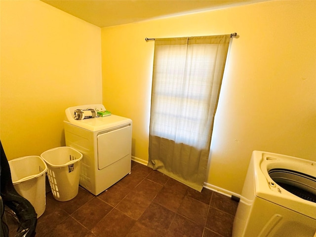 laundry room with washer / clothes dryer