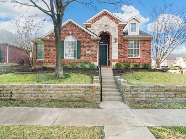 view of front of house with a front lawn