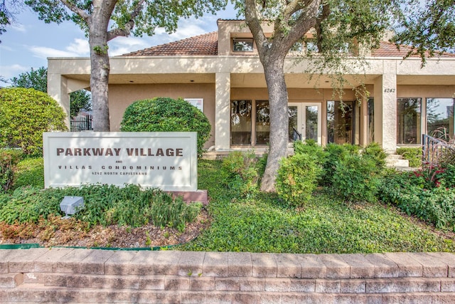 view of community / neighborhood sign