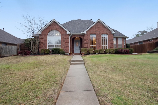 view of front of property with a front yard