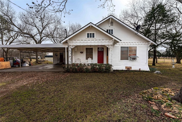 view of front facade featuring a carport